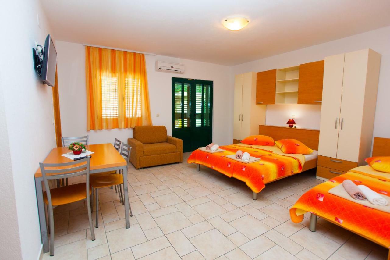 Apartments Jadranko Brela Zewnętrze zdjęcie