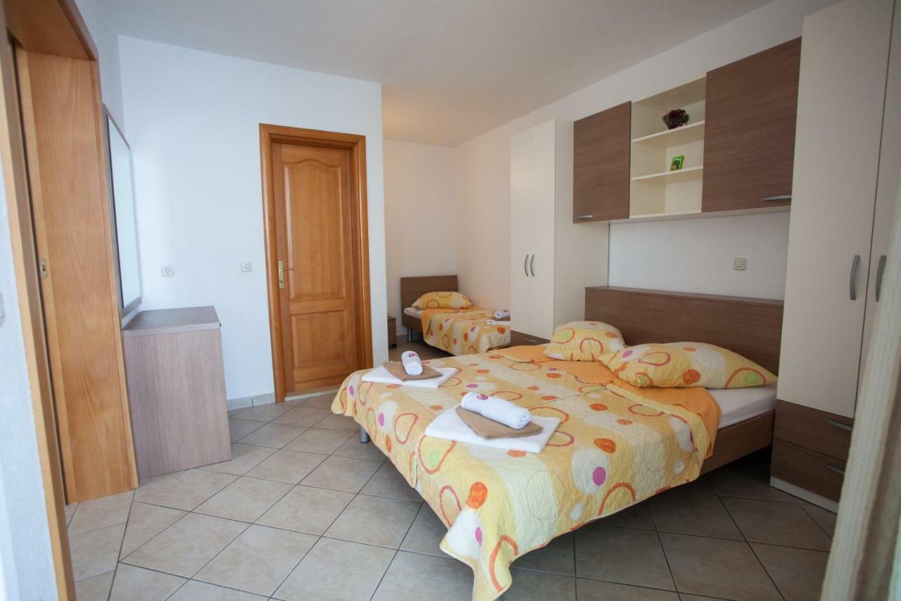 Apartments Jadranko Brela Zewnętrze zdjęcie