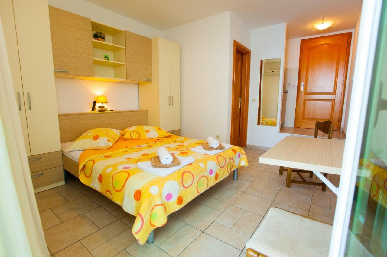 Apartments Jadranko Brela Zewnętrze zdjęcie